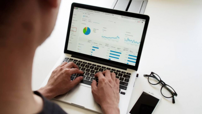 Choosing the Right Advertising Infrastructure for Growing Companies